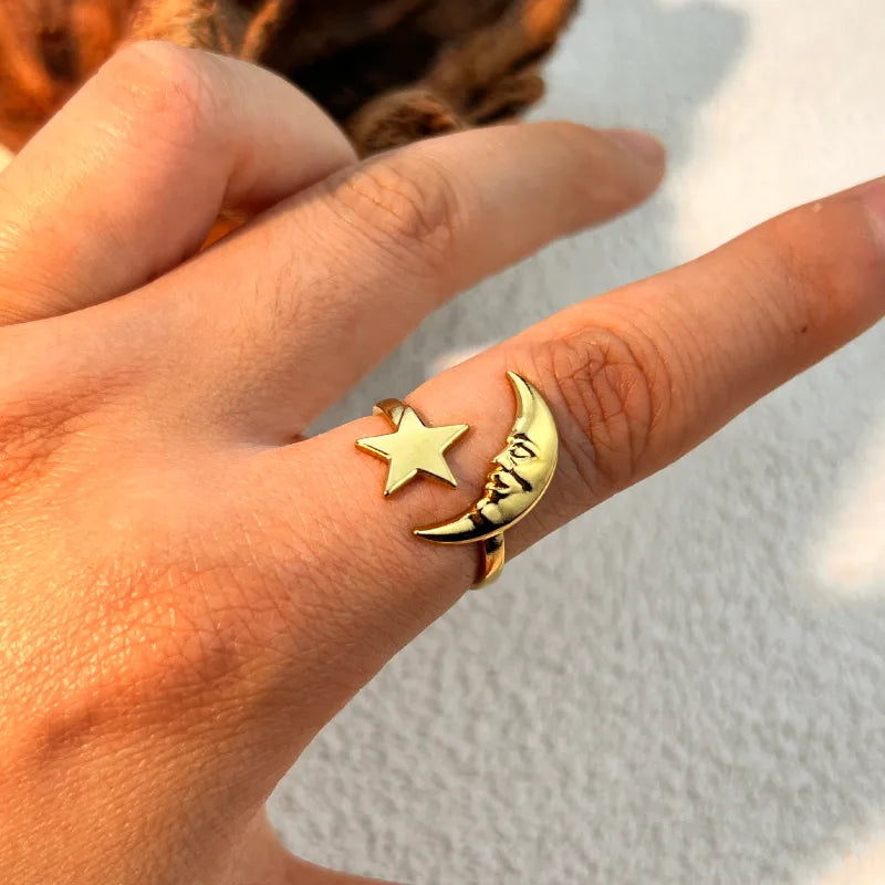 Anillo dorado luna y estrella