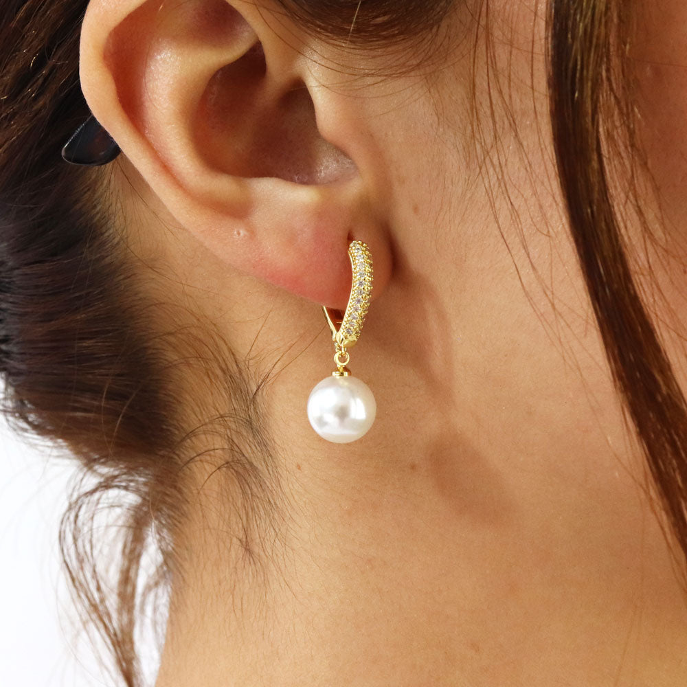 Aretes Huggies perla