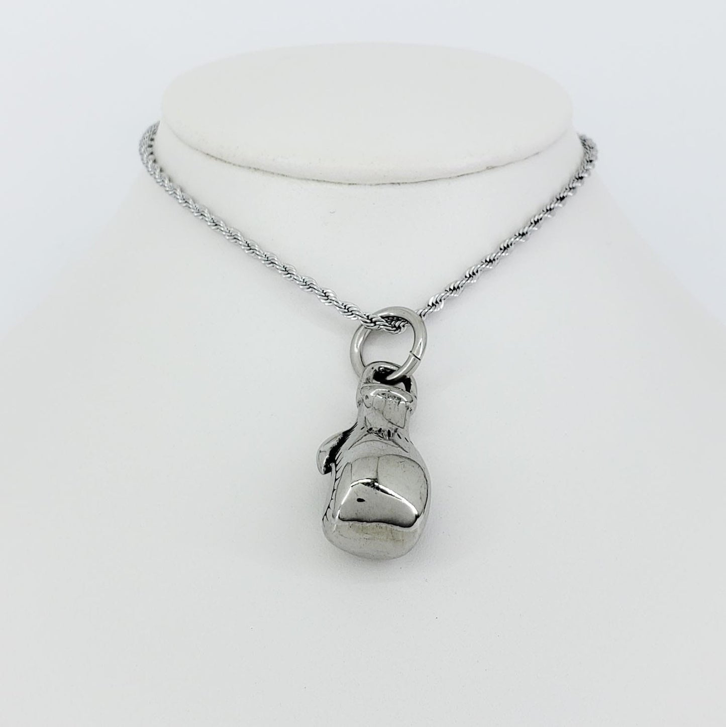 Cadena con dije guante de box