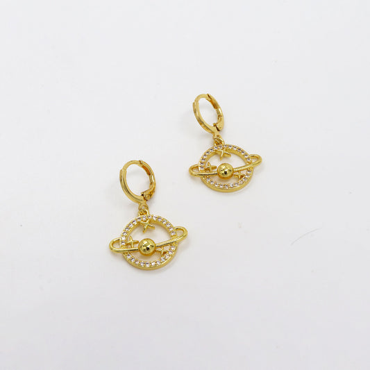 Aretes huggies planeta
