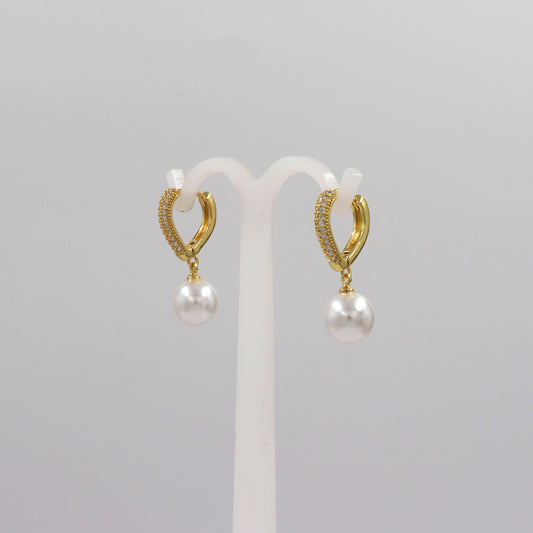 Aretes Huggies perla