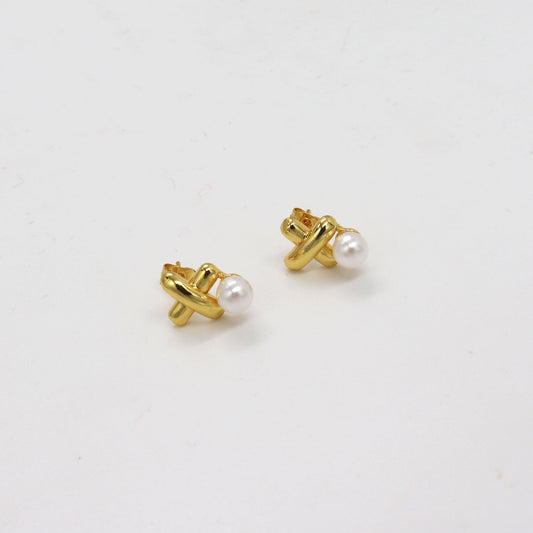 Aretes dorado con perla